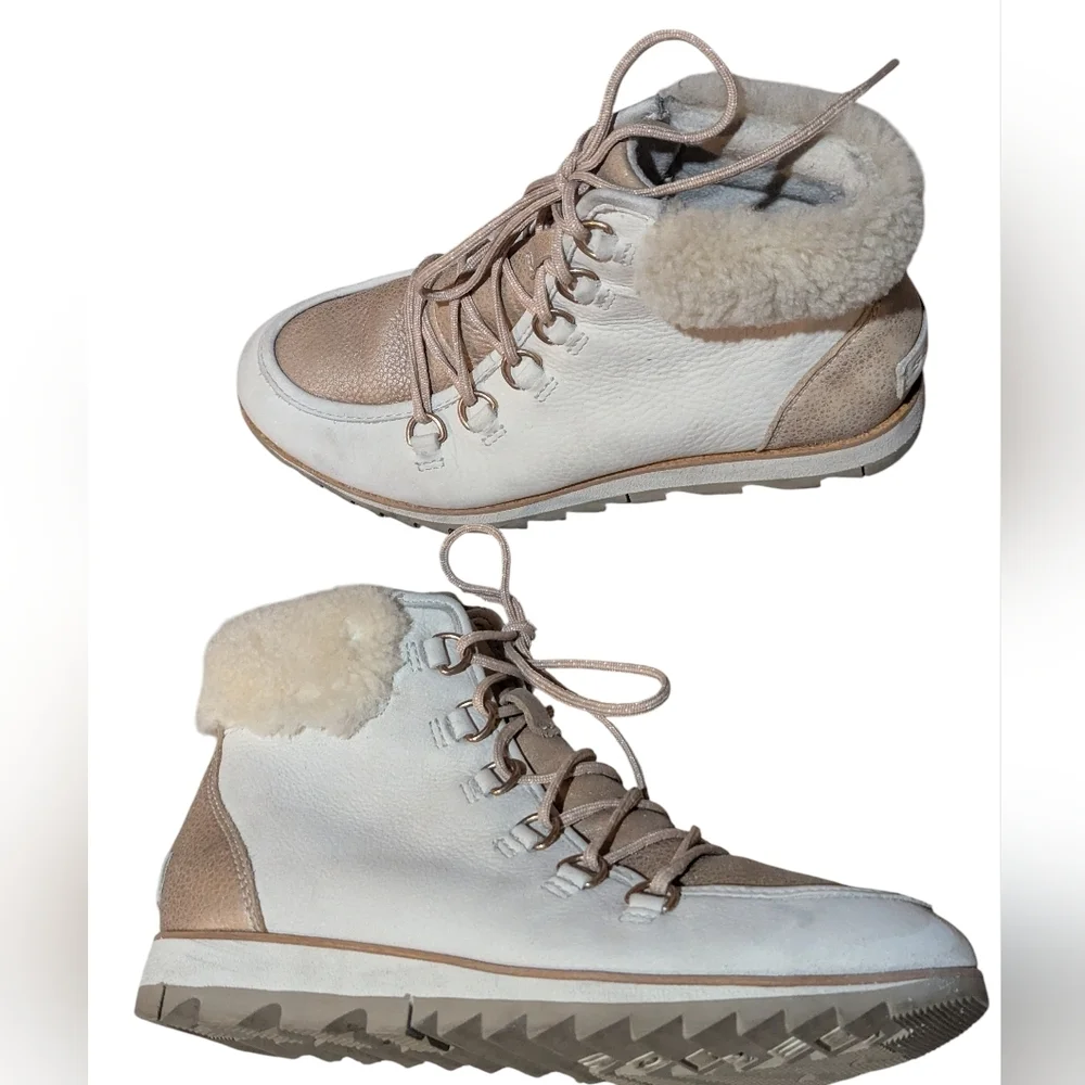 Sorel Harlow Winter Boots Metalic Rose Gold And Leather size 7 Waterproof